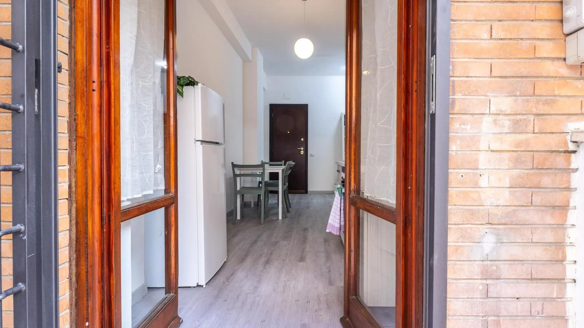 Apartment Garden House By Buddyrent Rome Italy
